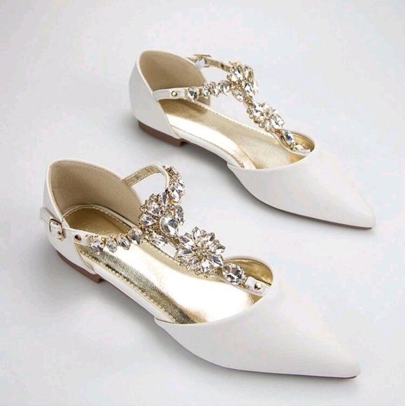 Women's Luxury Rhinestone Decor White PU Closed Toe Flat Sandals, Daily & Party - Picture 2 of 5